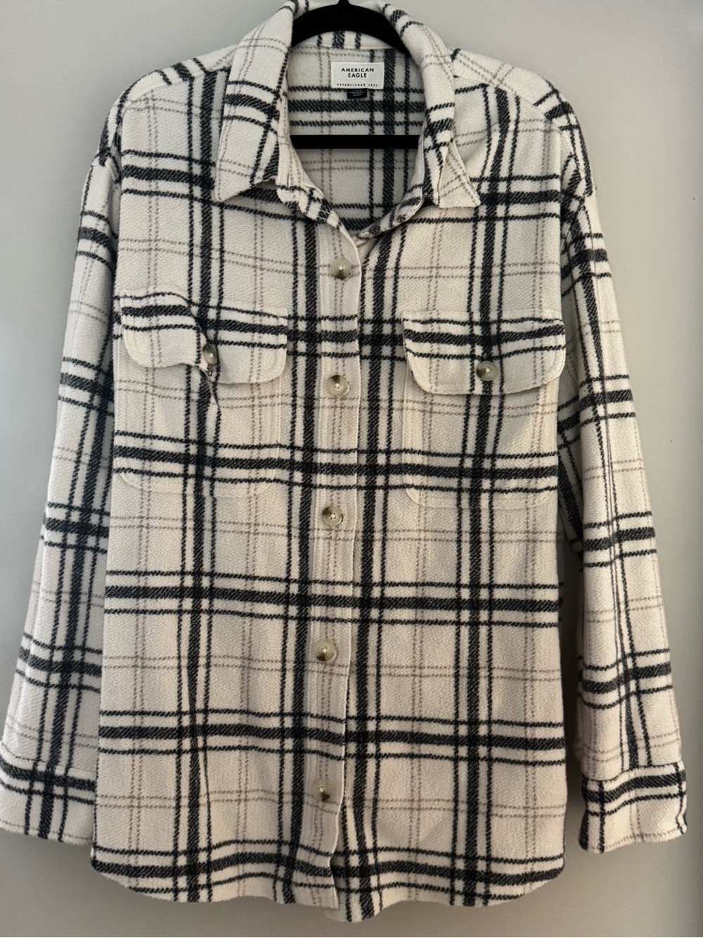 American Eagle Outfitters Cream & Black Plaid Button Shacket size L
